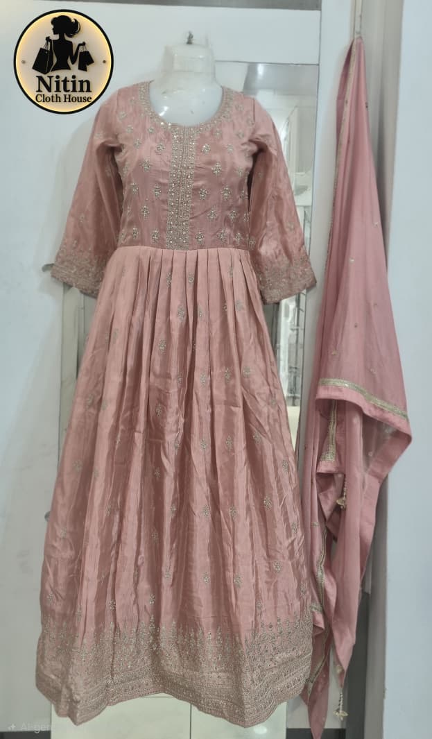 🌸 Elegant Pure Silk Gown with Chinon Dupatta – XL Size 🌸