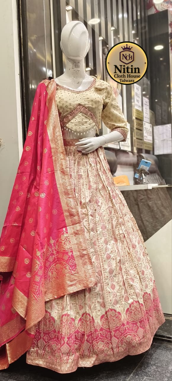 Banarasi Lehenga...♥️