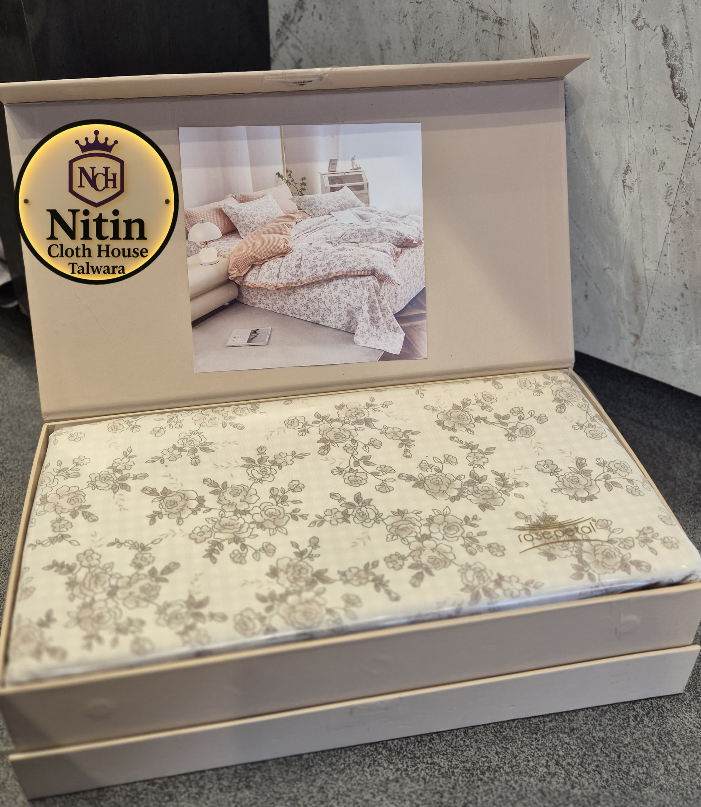 premium fine cotton bedding set that includes a bedsheet, matching pillow covers, and a quilt cover